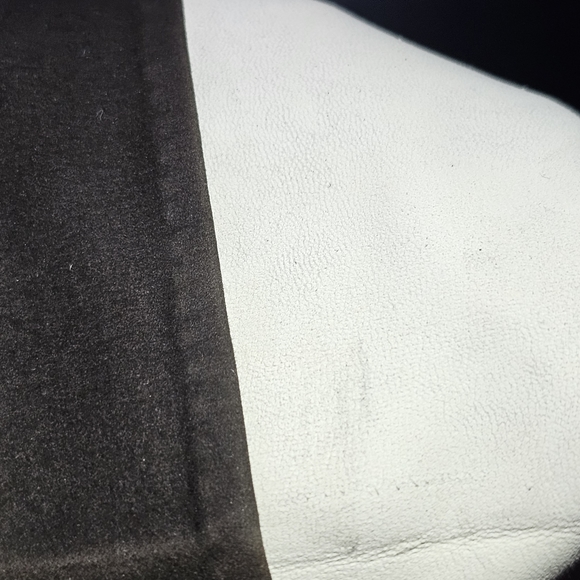 Gloves - Picture 4 of 4